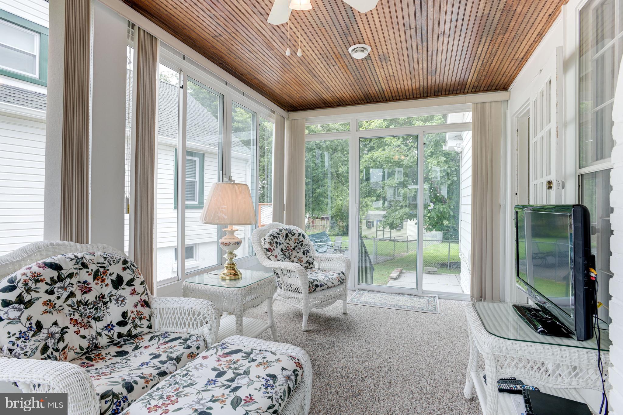 4307 Fordham Road Baltimore, MD 21229 - Photo 28 of 44 Sunroom