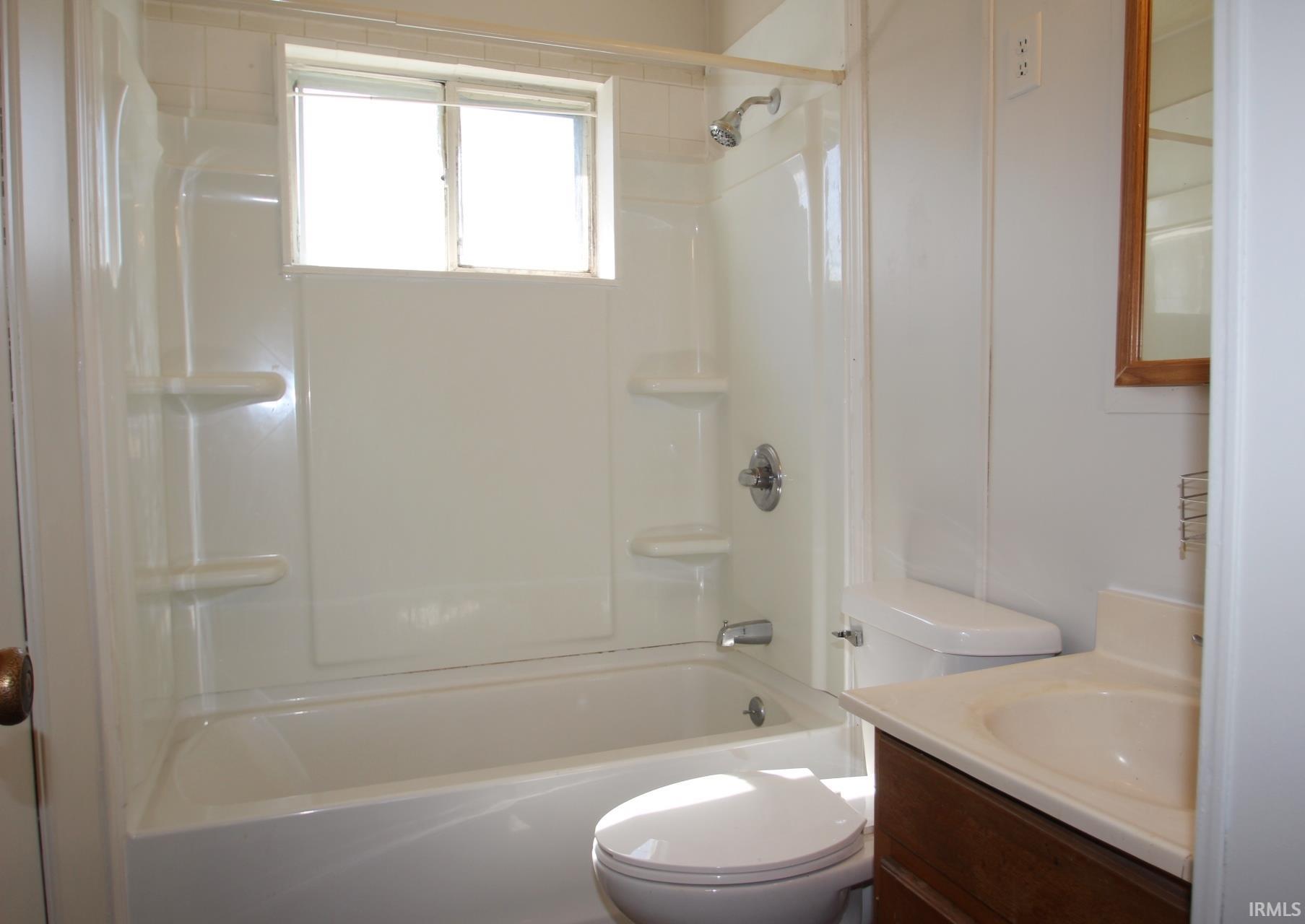 809 Linlawn Drive Wabash, IN 46992 - Photo 19 of 24