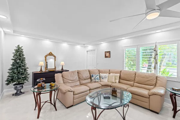 $2,950 | 9050 Northwest 28th Street, Unit 137, Coral Springs, FL 33065