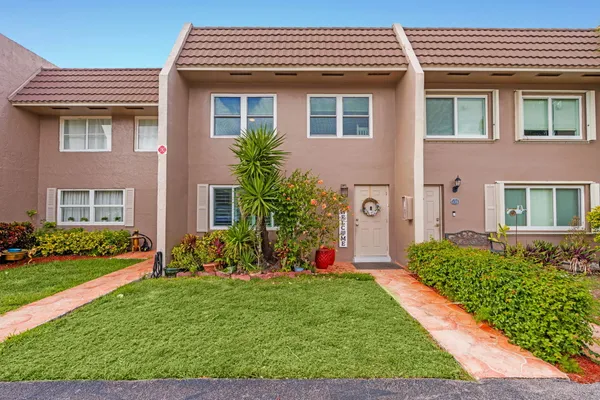 $2,950 | 9050 Northwest 28th Street, Unit 137, Coral Springs, FL 33065