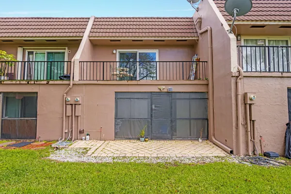 $2,950 | 9050 Northwest 28th Street, Unit 137, Coral Springs, FL 33065