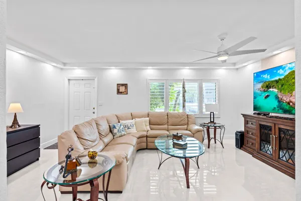 $2,950 | 9050 Northwest 28th Street, Unit 137, Coral Springs, FL 33065