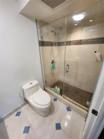 $2,450 | 219 Northeast 14th Avenue, Hallandale Beach, FL 33009