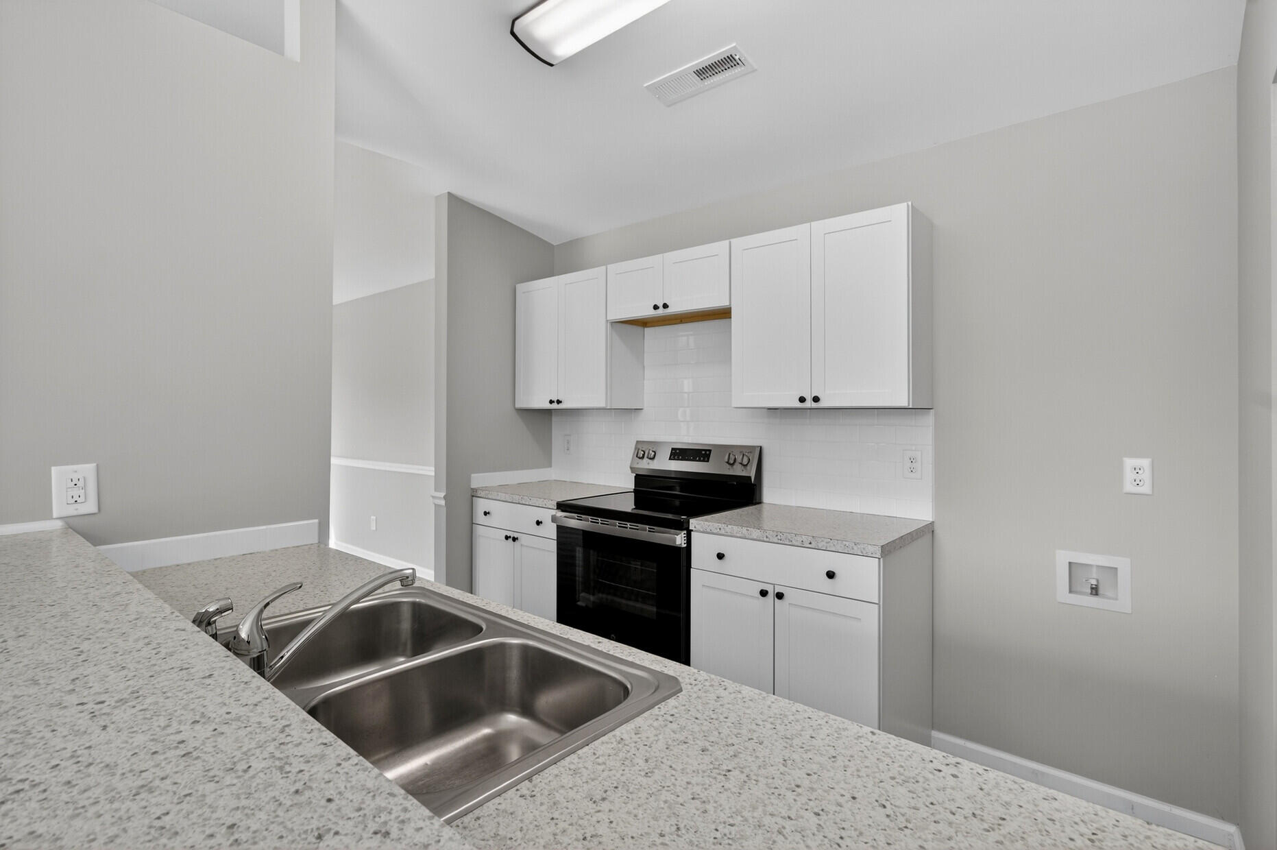 9512 Raven Drive Ladson, SC 29456 - Photo 12 of 28 Kitchen