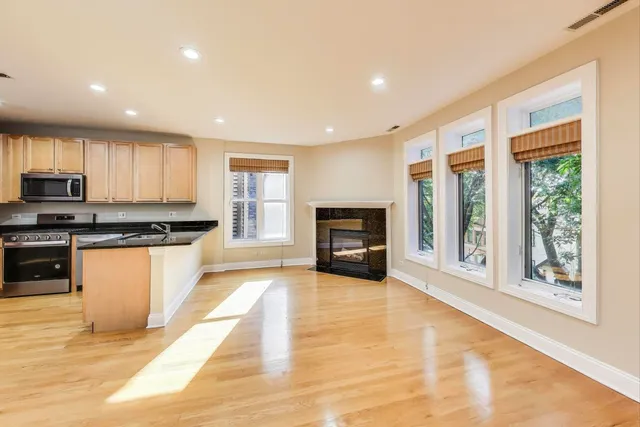 $399,000 | 1308 West Fillmore Street, Unit 3, Chicago, IL 60607