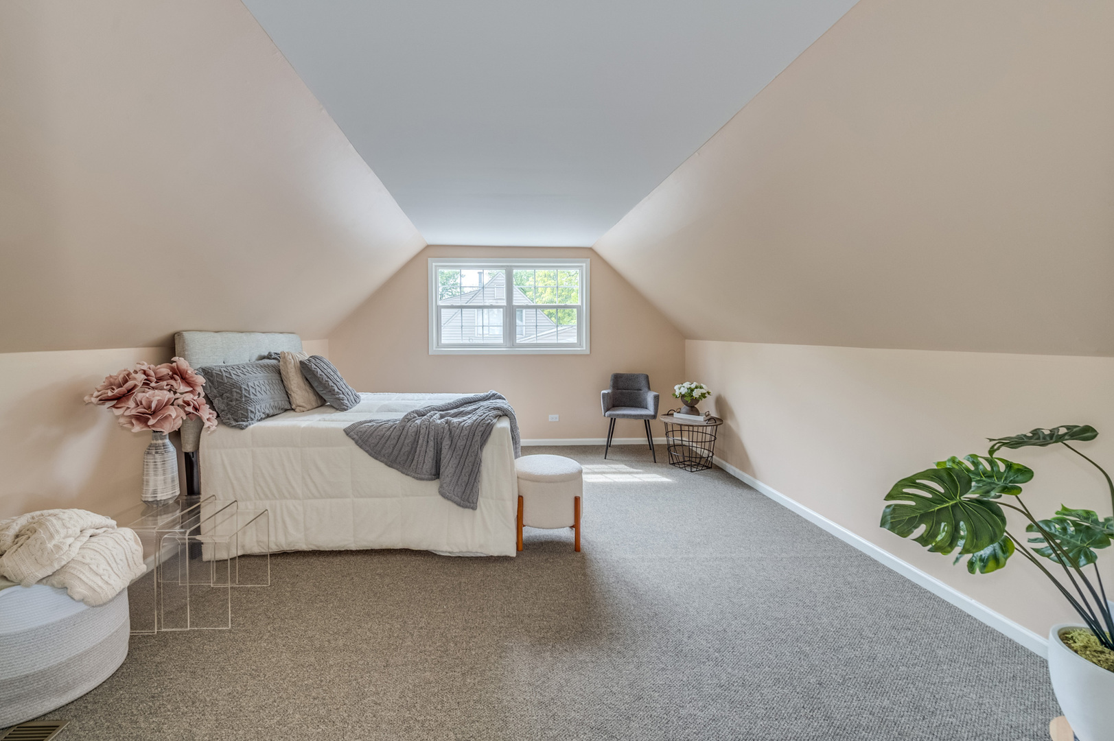 407 Watseka Street Park Forest, IL 60466 - Photo 18 of 21 a bedroom with a bed and a couch