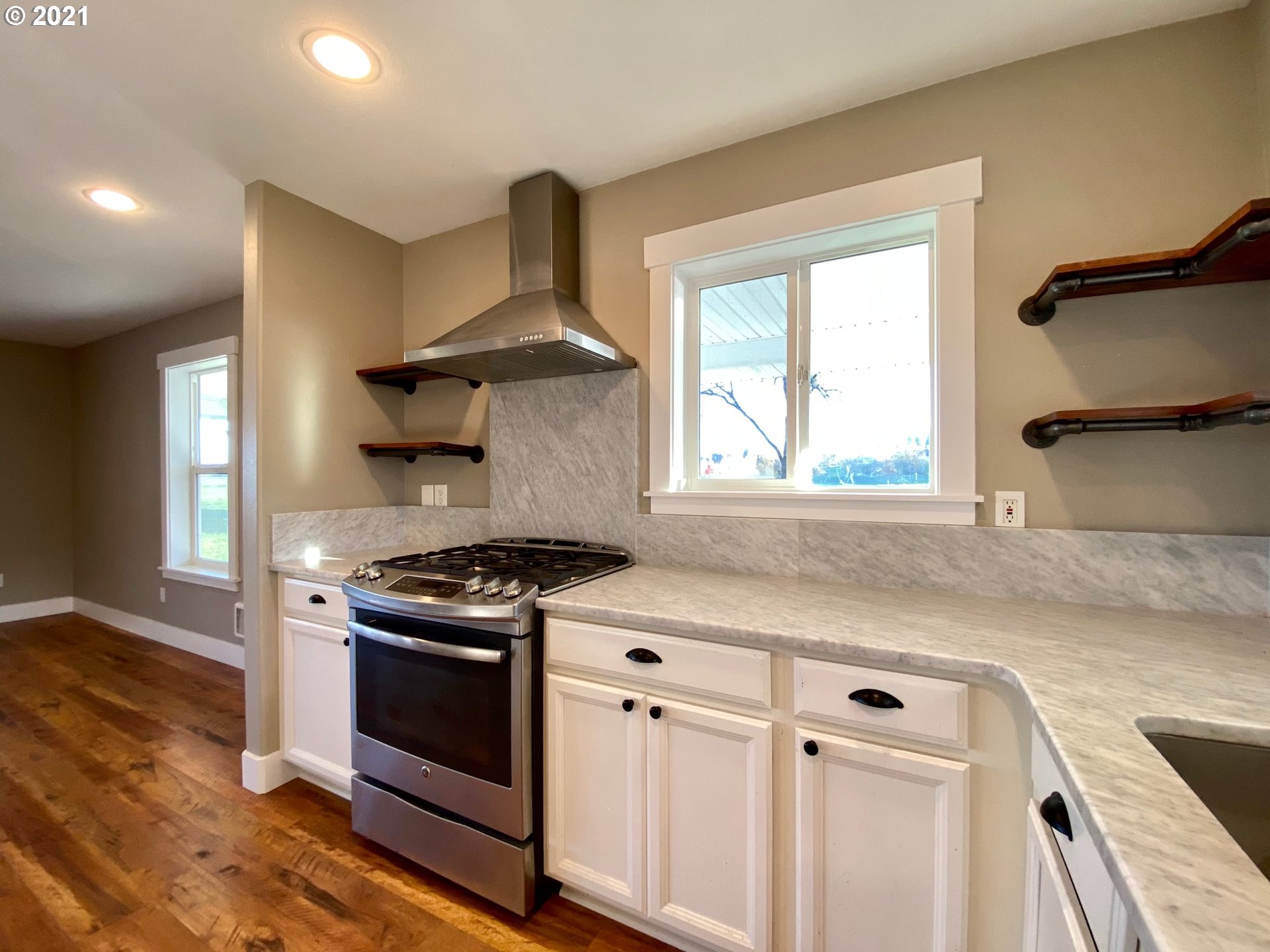 6185 Northwest Springhill Drive Albany, OR 97321 - Photo 14 of 28 Gallery Image 14
