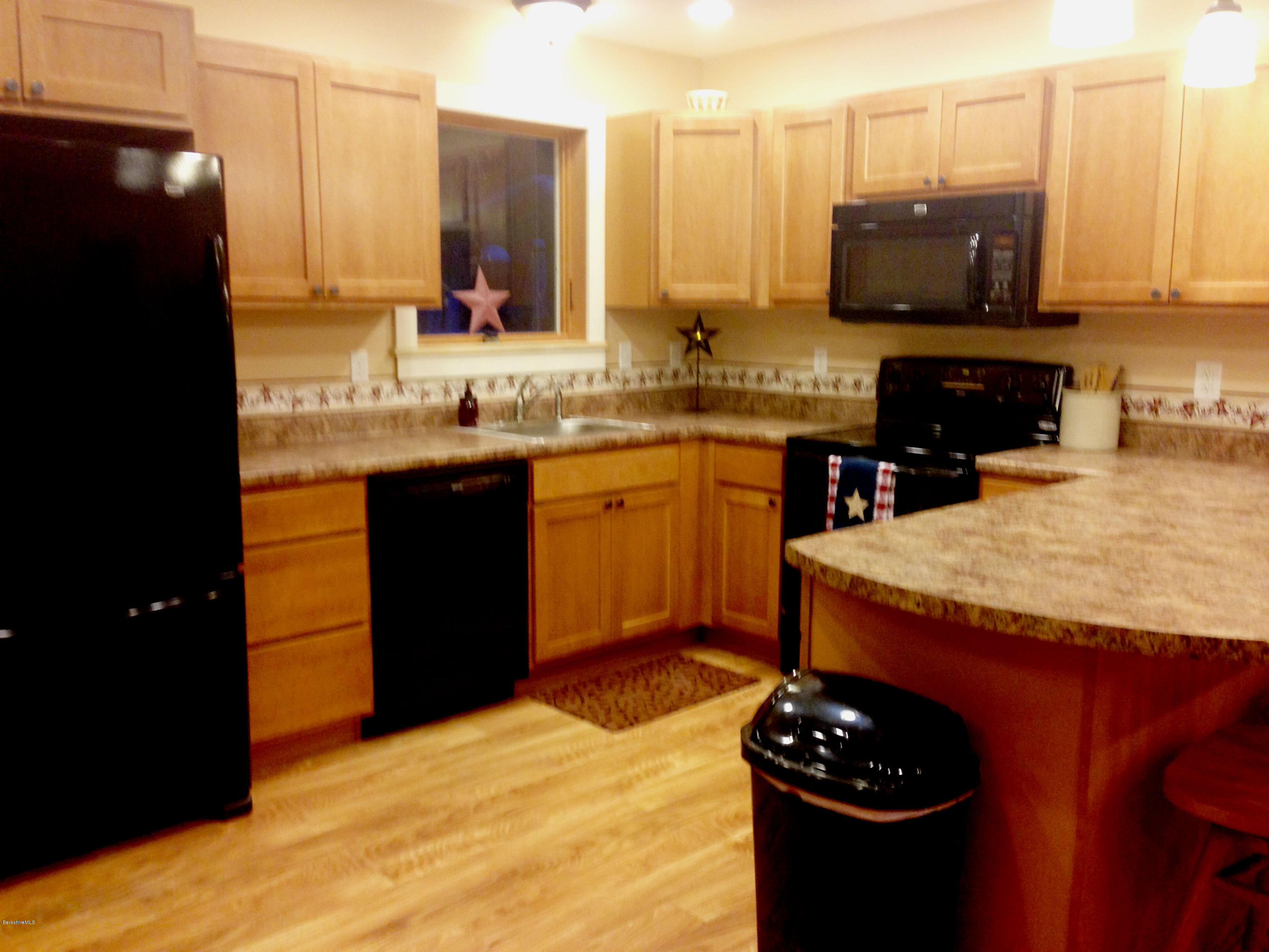 899 East New Lenox Road Pittsfield, MA 01201 - Photo 4 of 21 Kitchen2