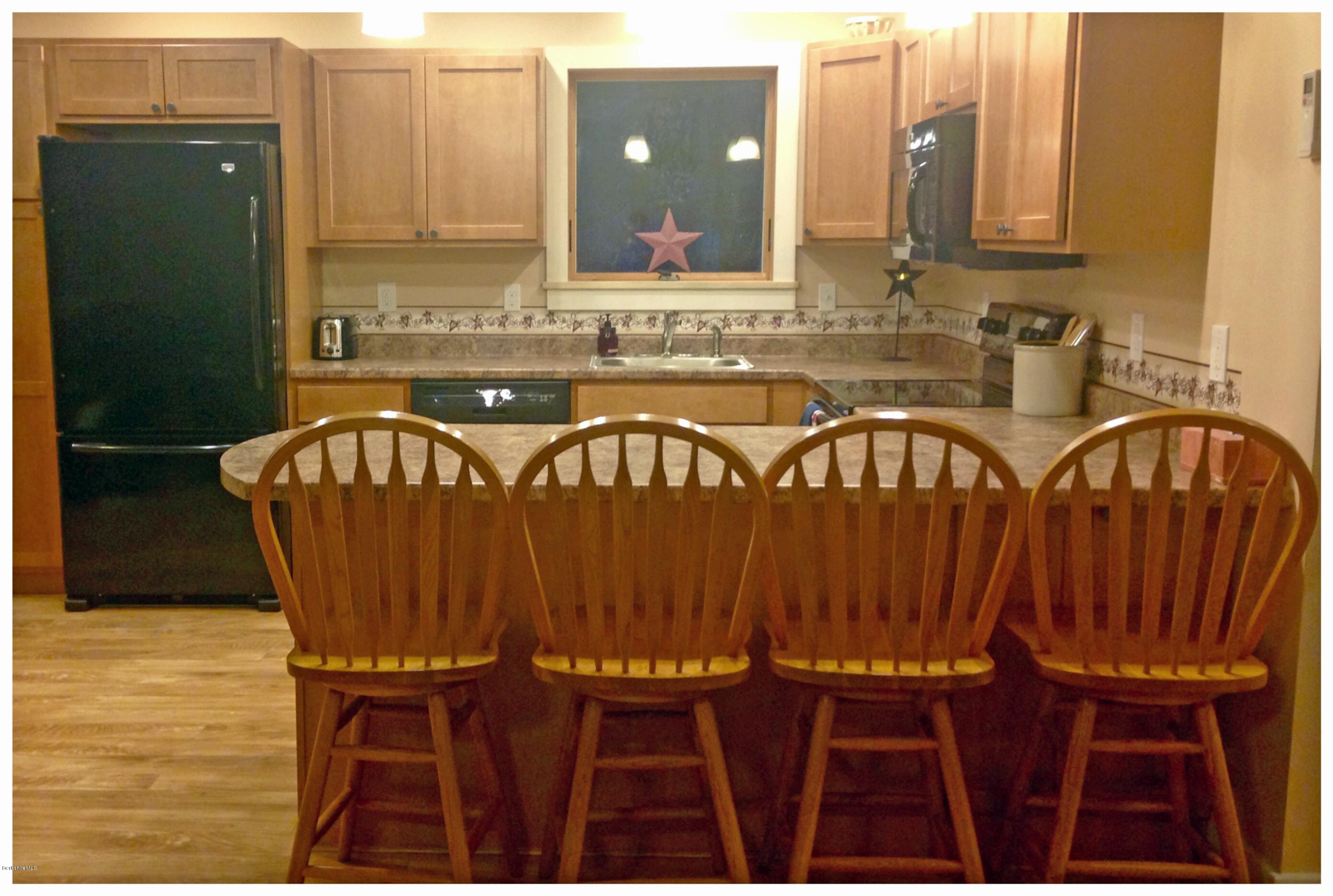 899 East New Lenox Road Pittsfield, MA 01201 - Photo 7 of 21 Kitchen