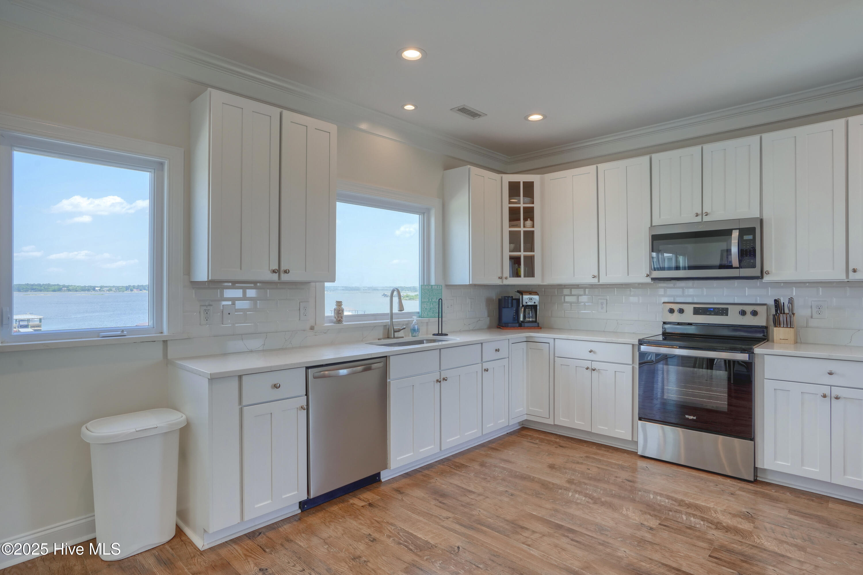 601 New River Inlet Road North Topsail Beach, NC 28460 - Photo 22 of 74 601 New River Inlet Road - Interior - Ed