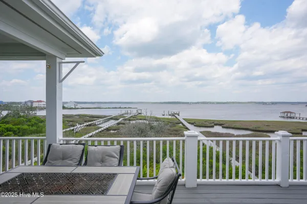 $1,750,000 | 601 New River Inlet Road, North Topsail Beach, NC 28460