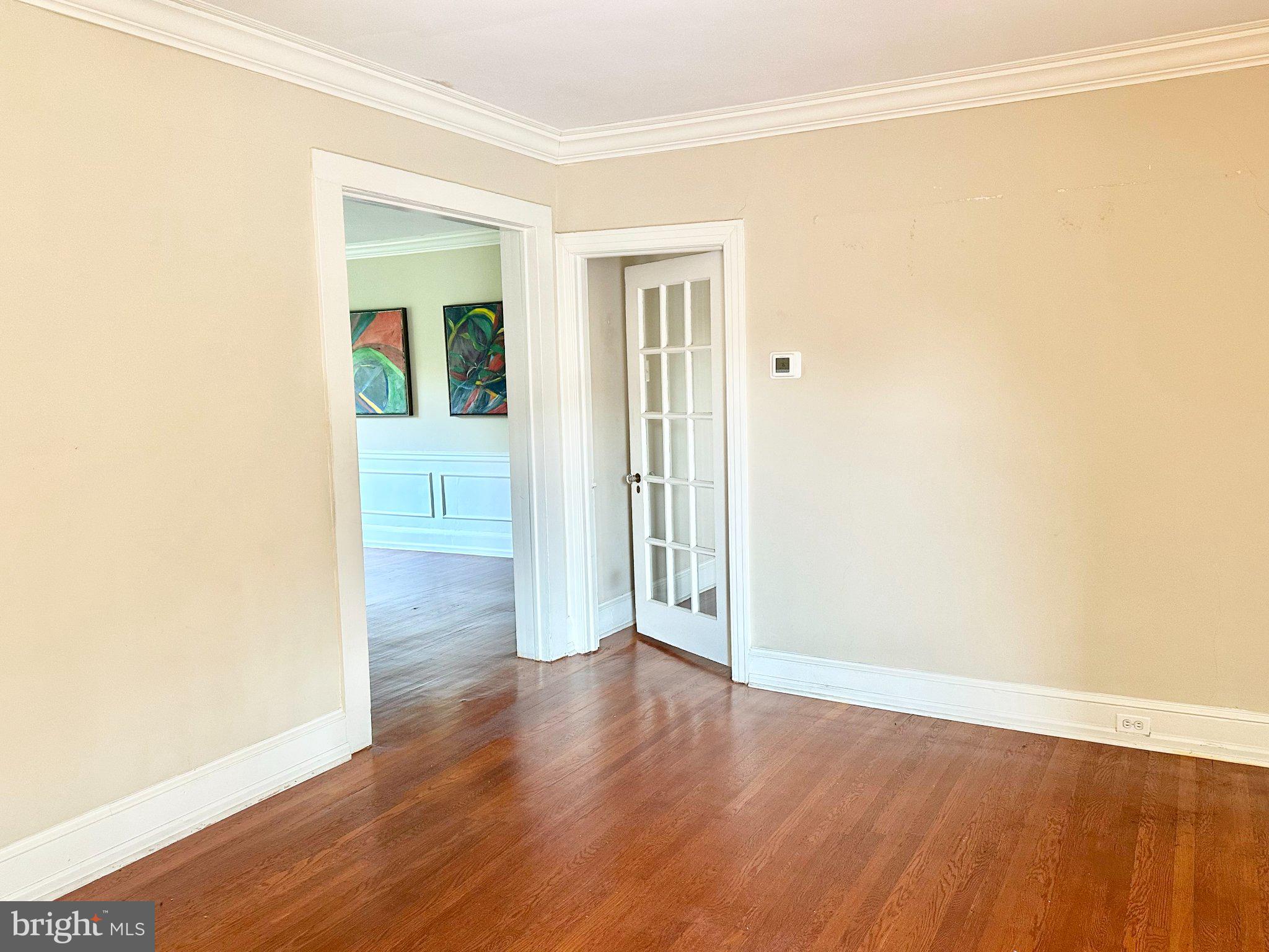 Living room leads to dining room,bedrooms & bathrm