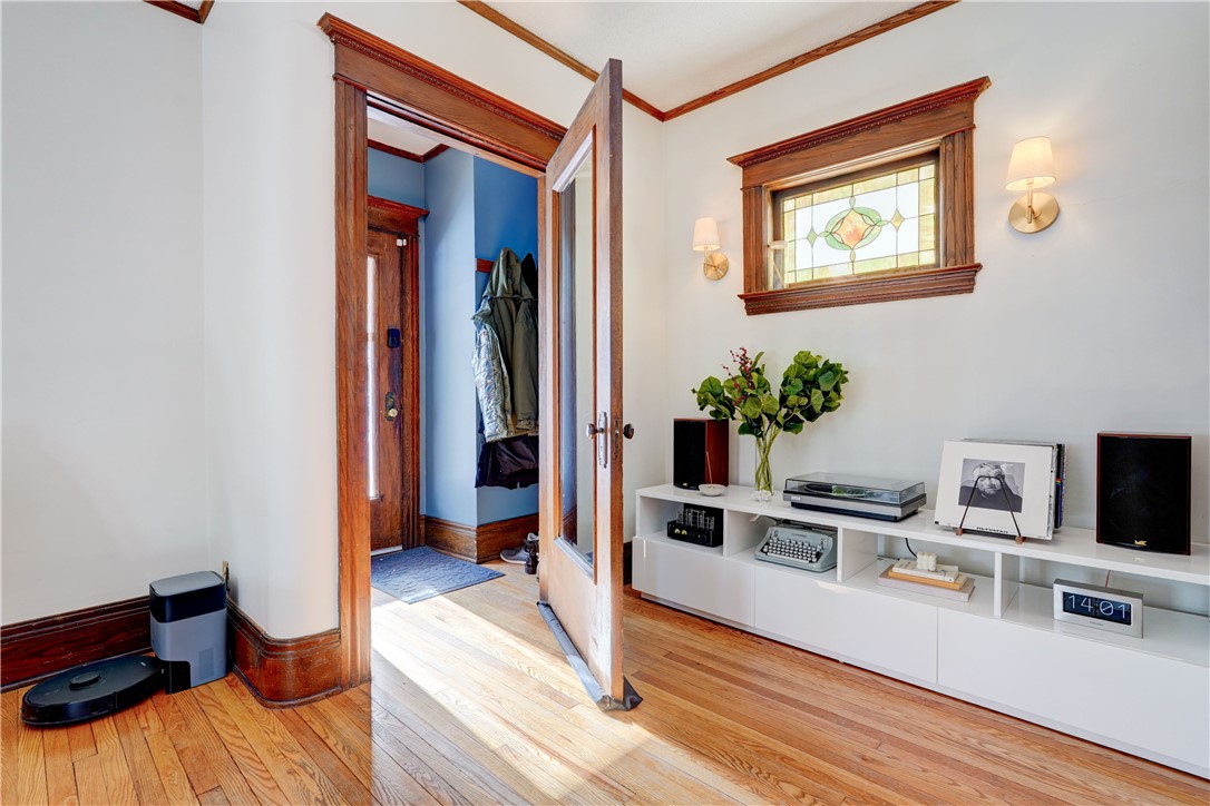 186 Mulberry Street Rochester, NY 14620 - Photo 4 of 50