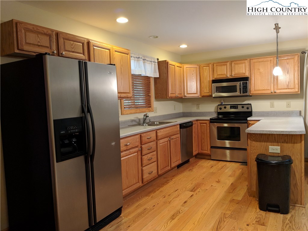 382 Red Maple Lane Boone, NC 28607 - Photo 5 of 33 Gallery Image 5
