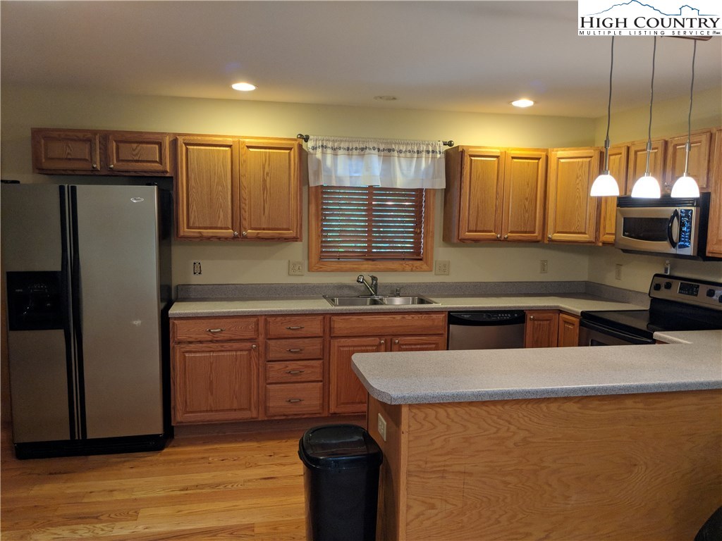382 Red Maple Lane Boone, NC 28607 - Photo 6 of 33 Gallery Image 6