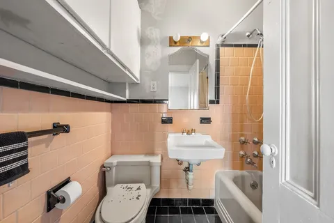 $459,000 | 8 Brimmer Street, Unit 5B, Boston, MA 02108