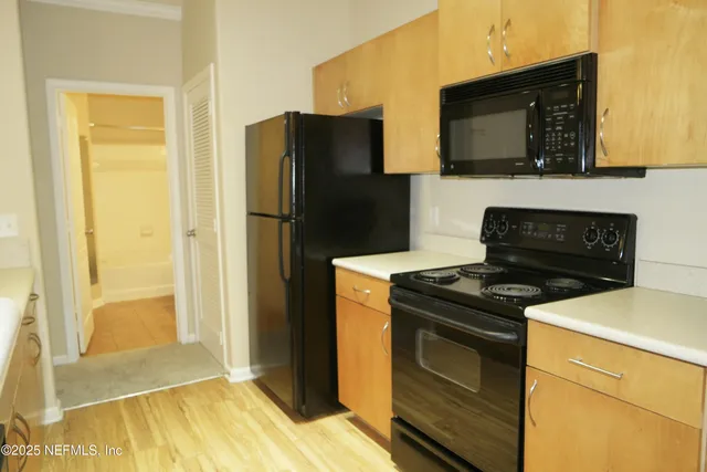 $1,100 | 8290 Gate Parkway West, Unit 218, Jacksonville, FL 32216