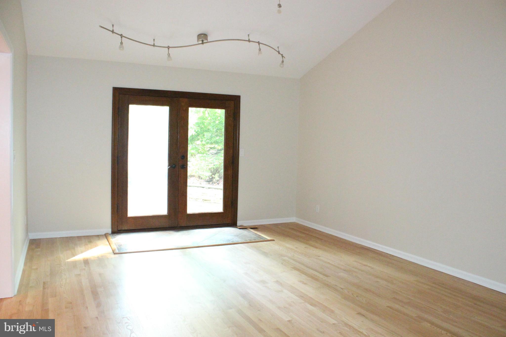 3717 Pleasant Ridge Road Annandale, VA 22003 - Photo 14 of 29 Newly renovated main level Master Bedroom suite