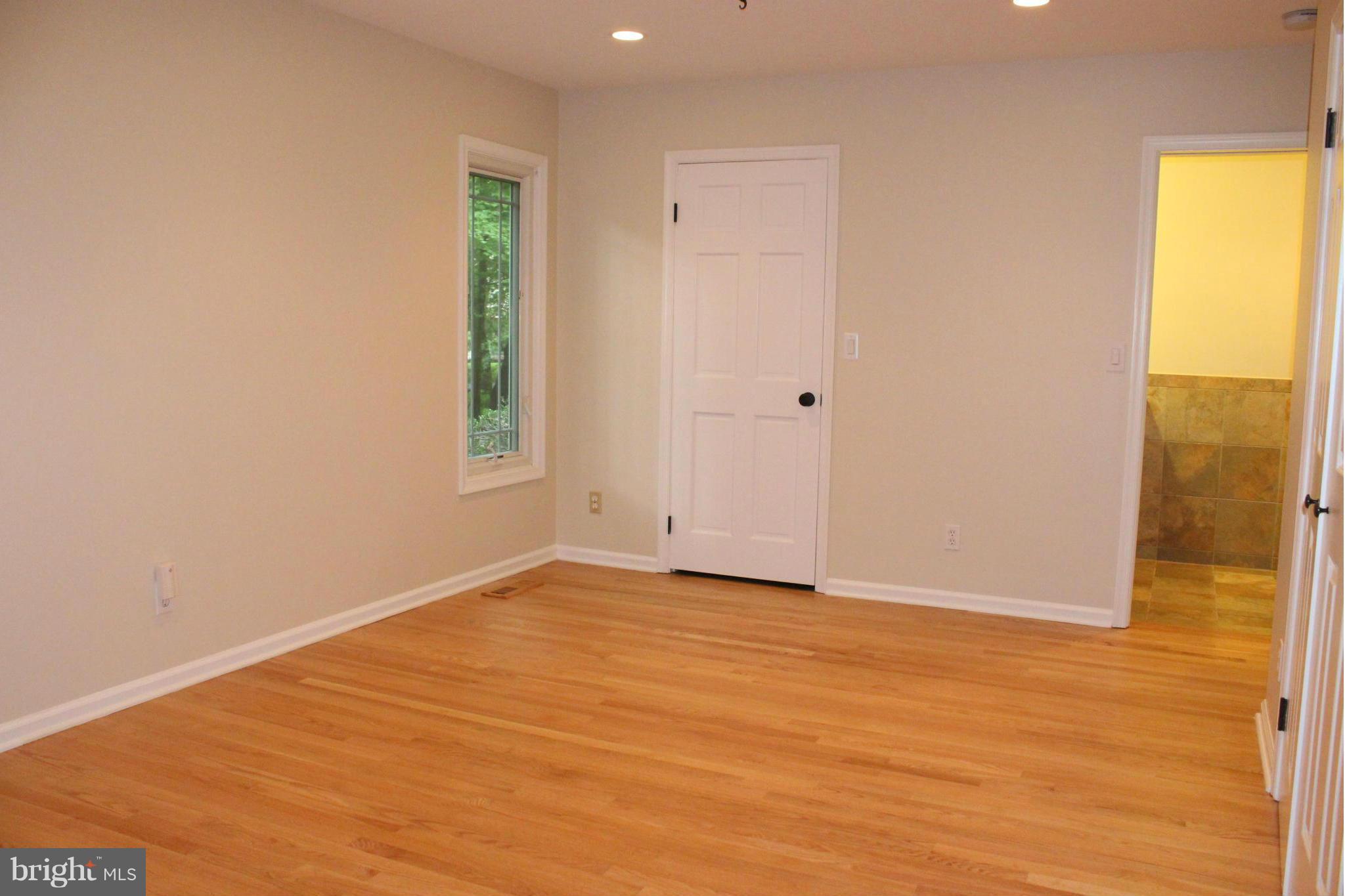3717 Pleasant Ridge Road Annandale, VA 22003 - Photo 15 of 29 Main level Master Bedroom sitting room