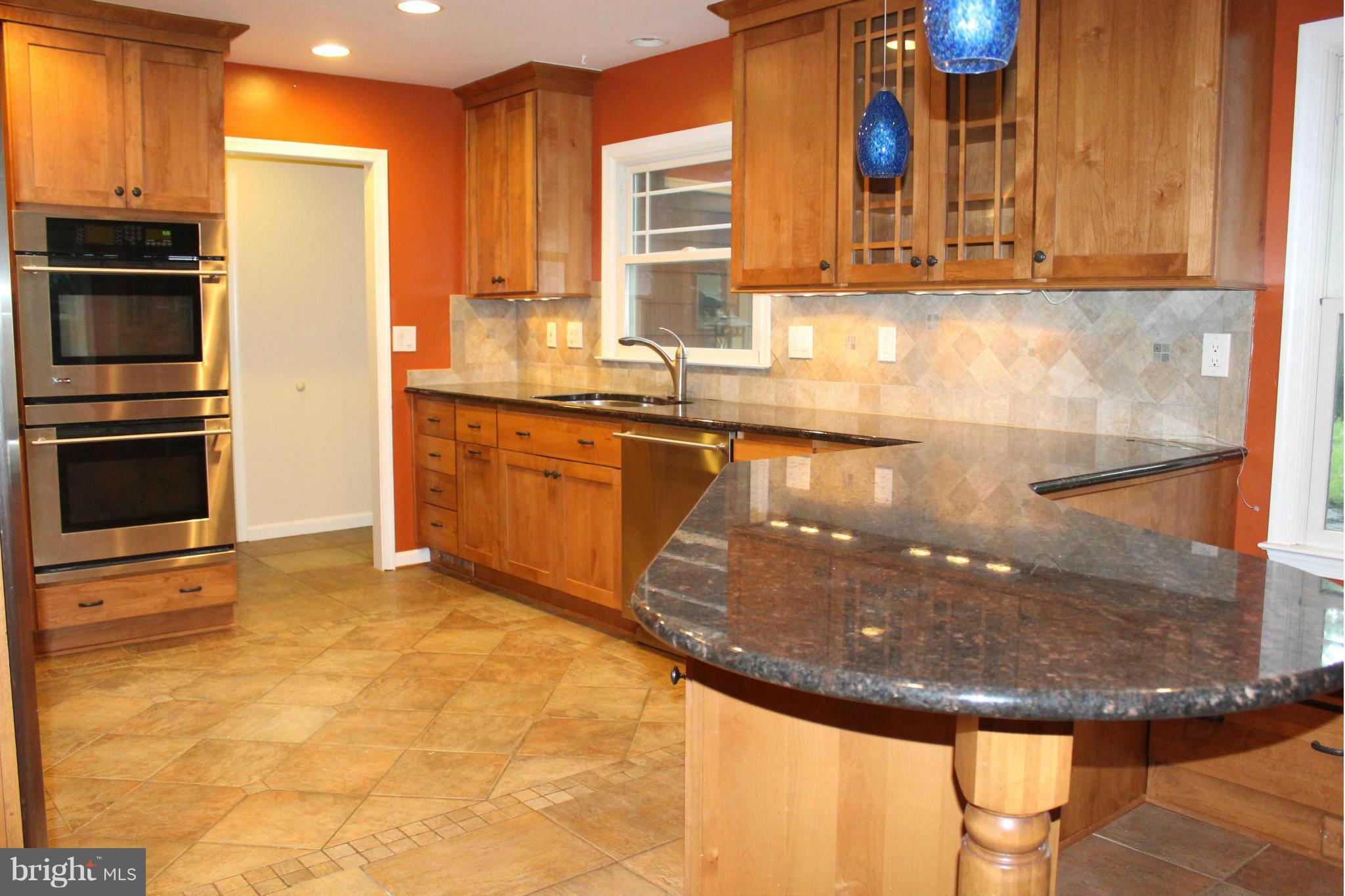 3717 Pleasant Ridge Road Annandale, VA 22003 - Photo 6 of 29 You'll want to eat in every night!