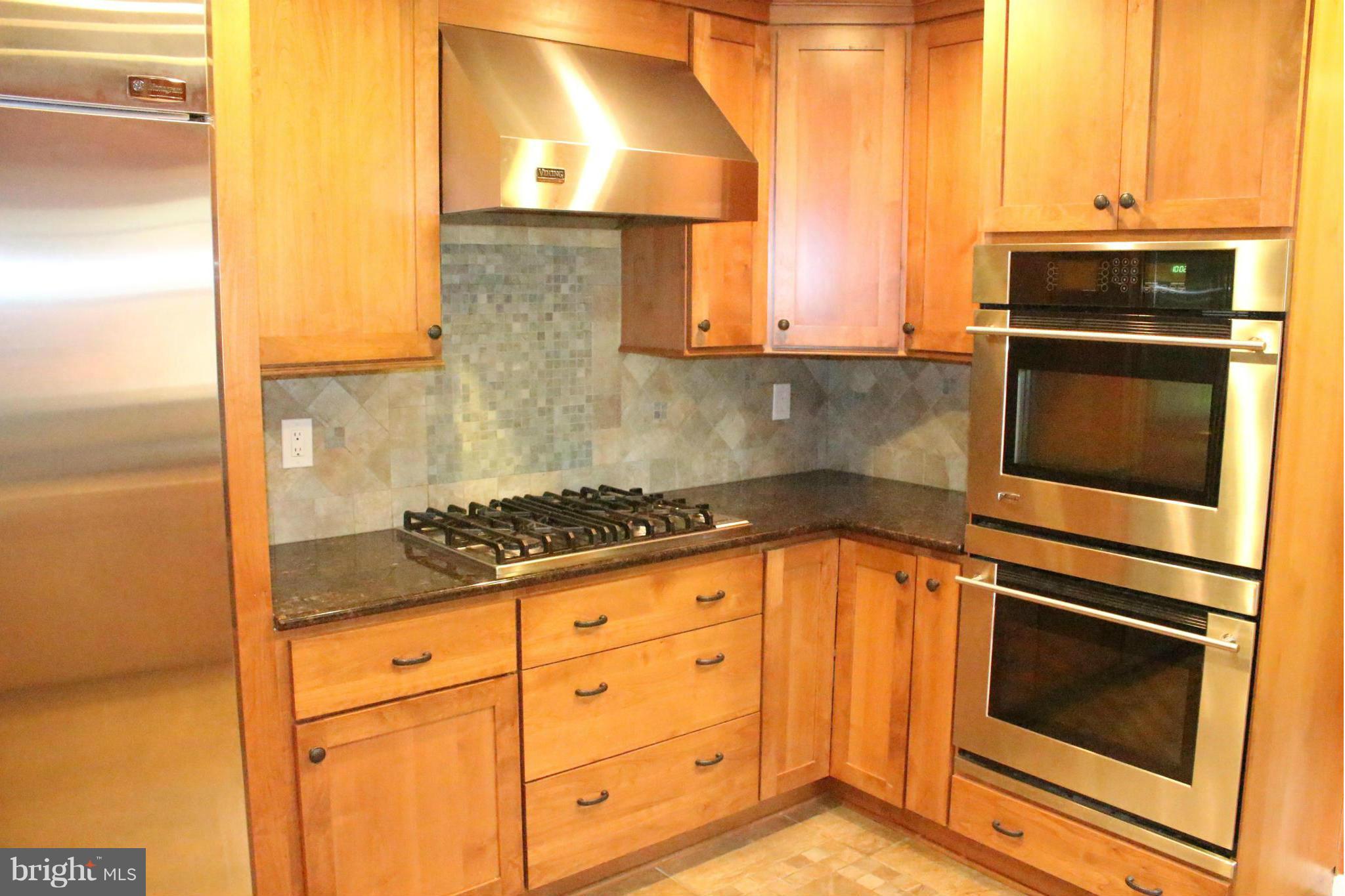 3717 Pleasant Ridge Road Annandale, VA 22003 - Photo 8 of 29 This fully renovated kitchen has it all...