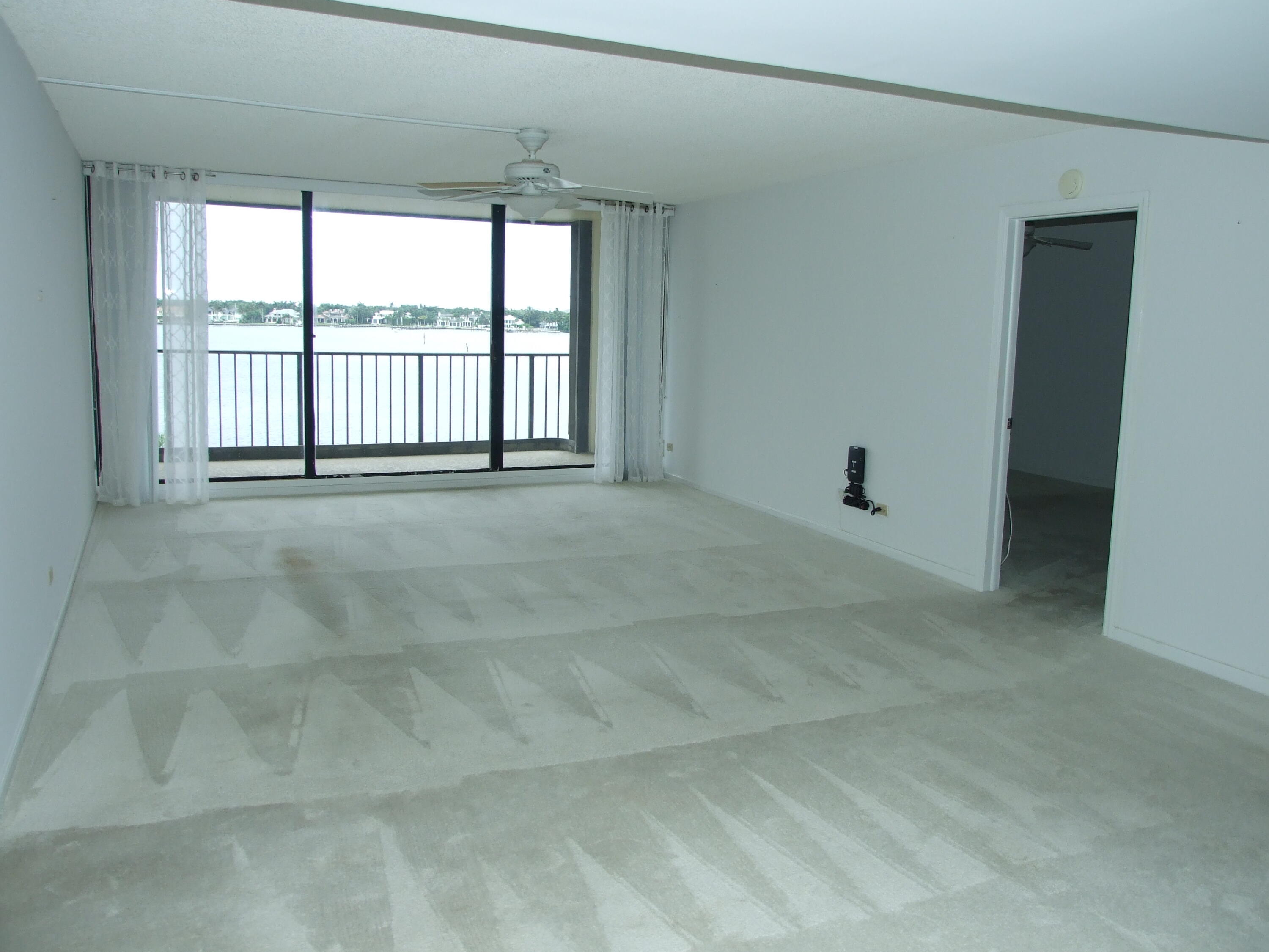 130 Lakeshore Drive, Unit 522 North Palm Beach, FL 33408 - Photo 7 of 25 DSCF1972