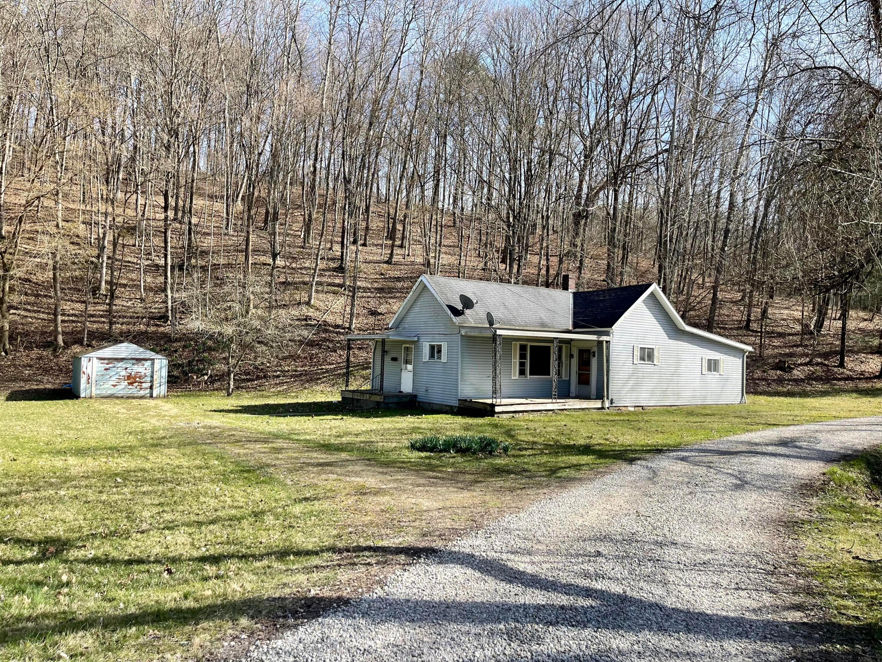 Welcome to 18120 Huggins Road in beautiful Logan, Ohio!