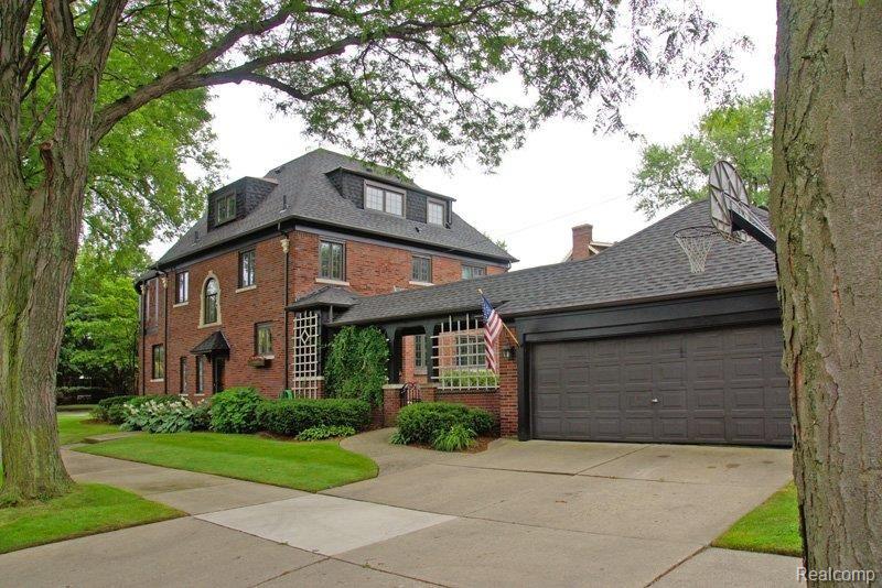 663 Pemberton Road Grosse Pointe, MI 48230 - Photo 16 of 24 Garage