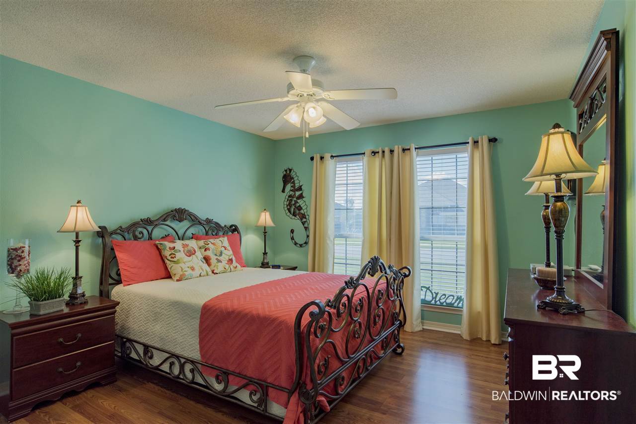 319 Manchester Lane Foley, AL 36535 - Photo 5 of 33 Master Bedroom