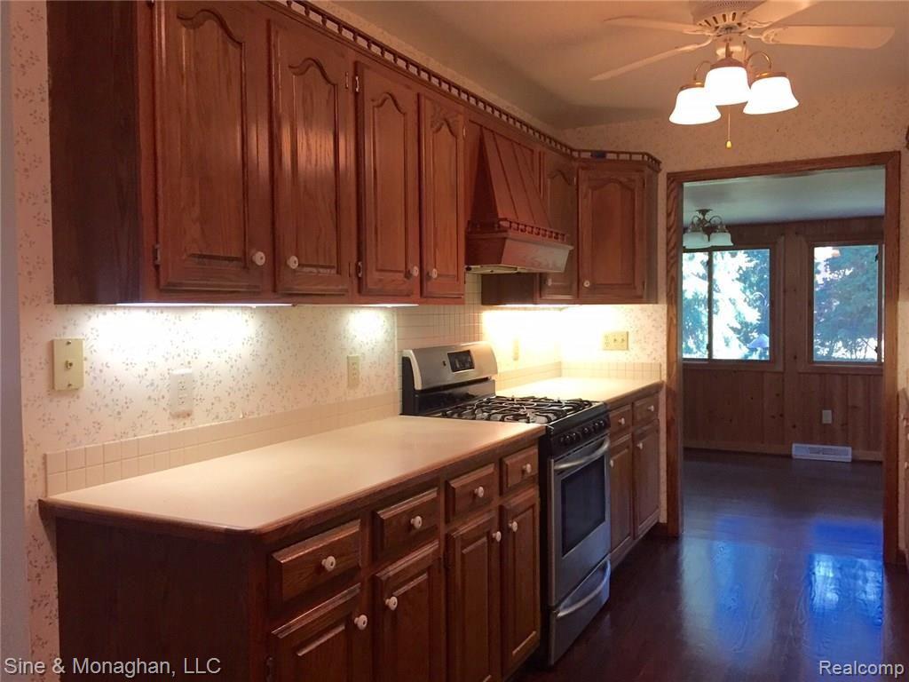 613 Hawthorne Road Grosse Pointe, MI 48236 - Photo 4 of 31 613 2.jpg