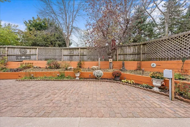 $489,000 | 410 River Hills Road, River Falls, WI 54022