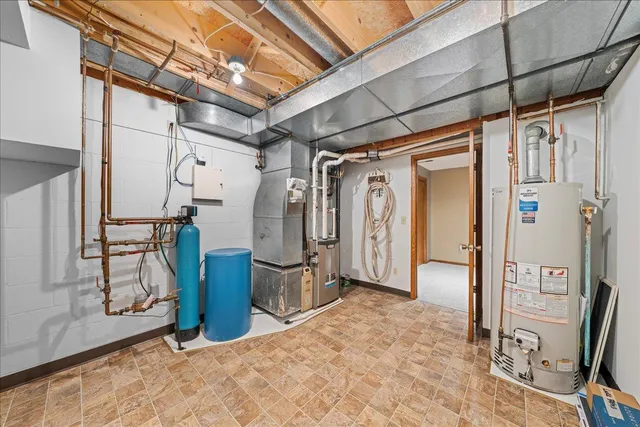 $489,000 | 410 River Hills Road, River Falls, WI 54022