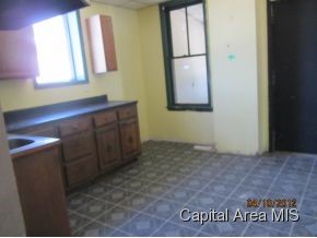 2805 Clark Street Springfield, IL 62703 - Photo 5 of 9