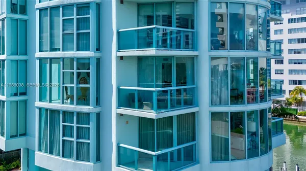$6,800 | 6000 Indian Creek Drive, Unit 5B, Miami Beach, FL 33140