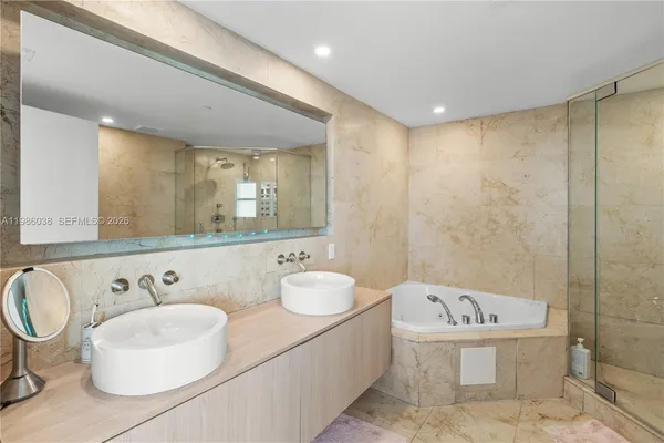 $6,800 | 6000 Indian Creek Drive, Unit 5B, Miami Beach, FL 33140