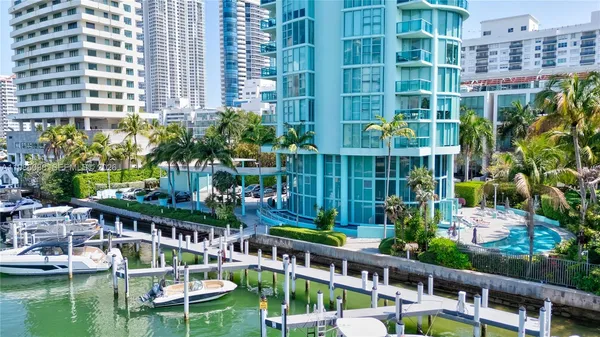 $6,800 | 6000 Indian Creek Drive, Unit 5B, Miami Beach, FL 33140