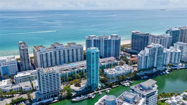 $6,800 | 6000 Indian Creek Drive, Unit 5B, Miami Beach, FL 33140
