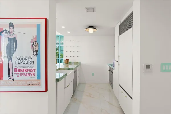 $6,800 | 6000 Indian Creek Drive, Unit 5B, Miami Beach, FL 33140