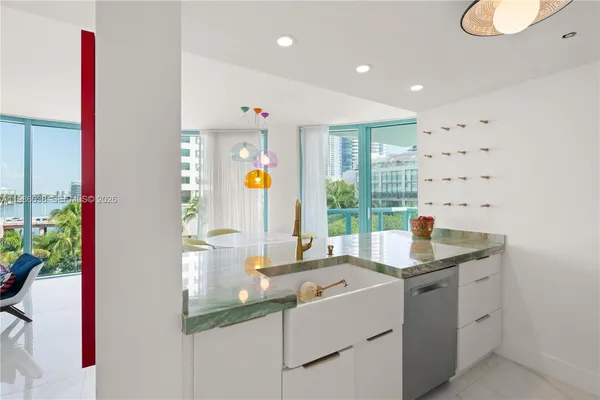 $6,800 | 6000 Indian Creek Drive, Unit 5B, Miami Beach, FL 33140