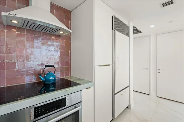 $6,800 | 6000 Indian Creek Drive, Unit 5B, Miami Beach, FL 33140