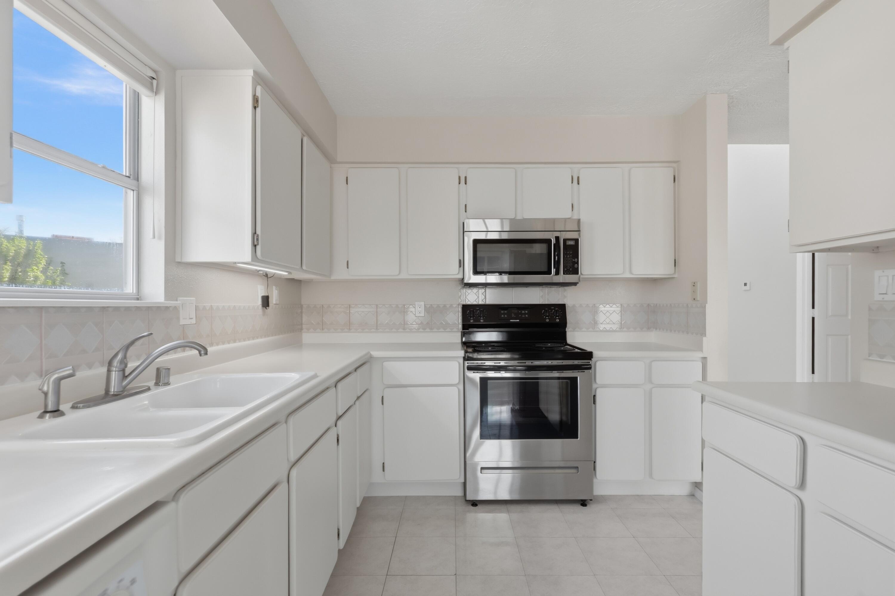 616 Eastlake Drive Southeast Rio Rancho, NM 87124 - Photo 18 of 39 Gallery Image 18
