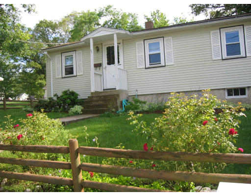59 Harding Terrace Dedham, MA 02026 - Photo 1 of 8 Gallery Image 1