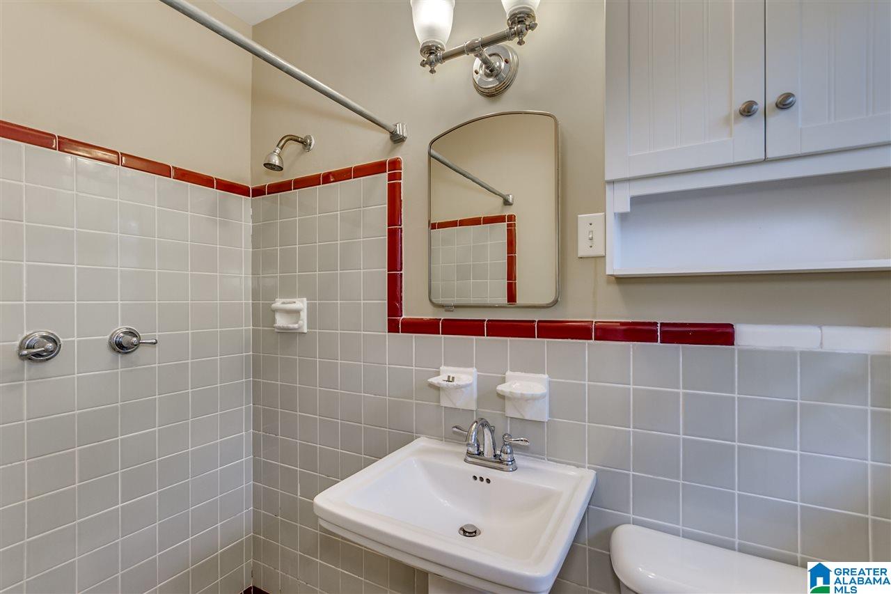 953 Shades Crest Road Birmingham, AL 35226 - Photo 16 of 24 Gallery Image 16