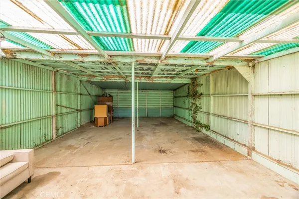 a picture of a black and white wall