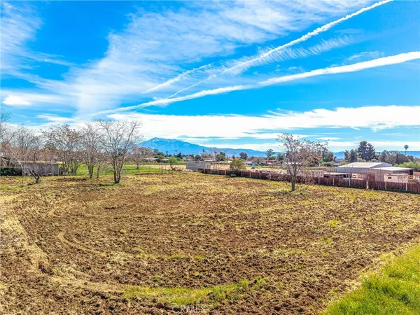 $777,000 | 38535 Vineland Street, Cherry Valley, CA 92223
