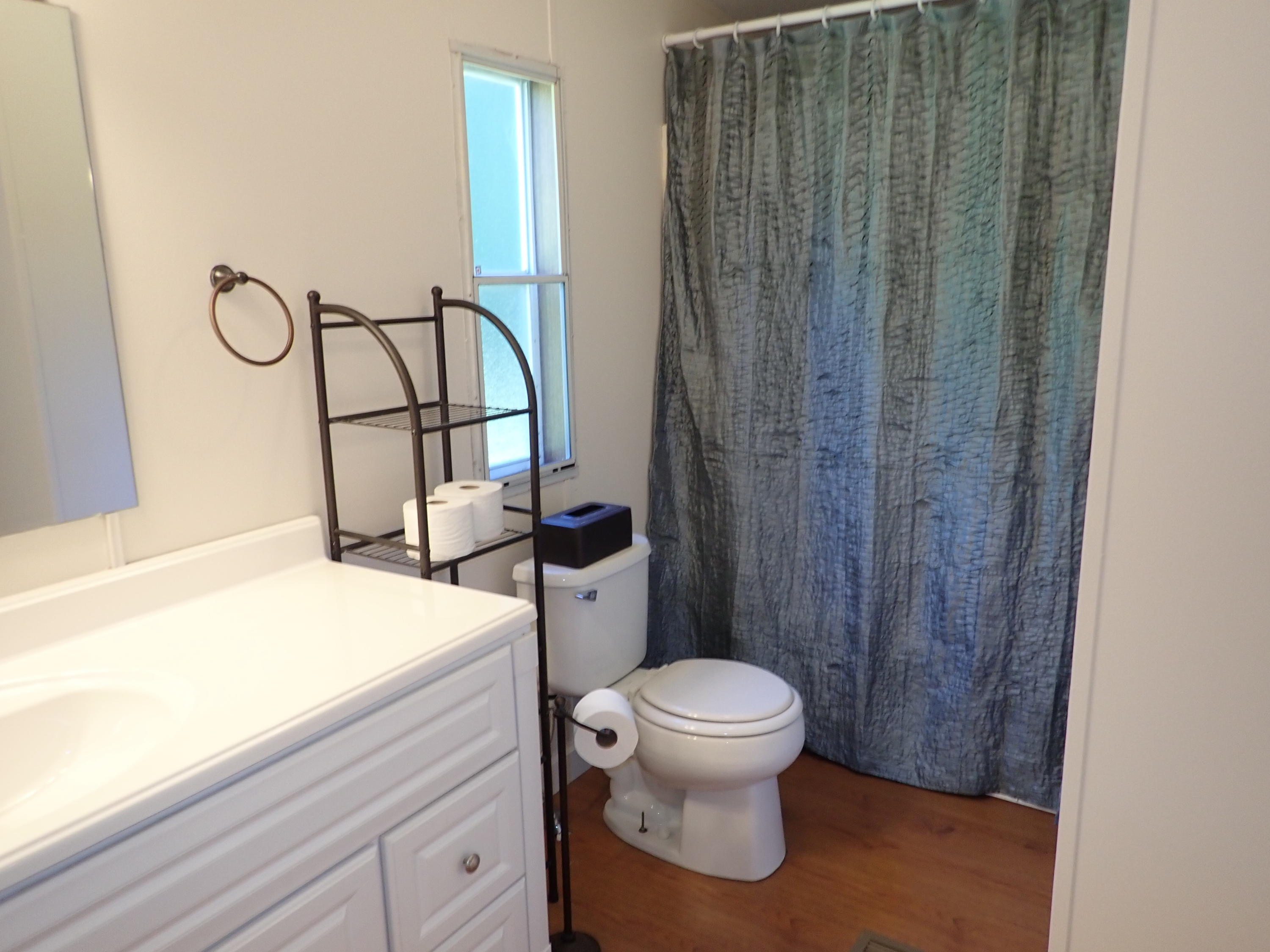139 Leach Road Johnson City, TN 37601 - Photo 13 of 15 P9190992