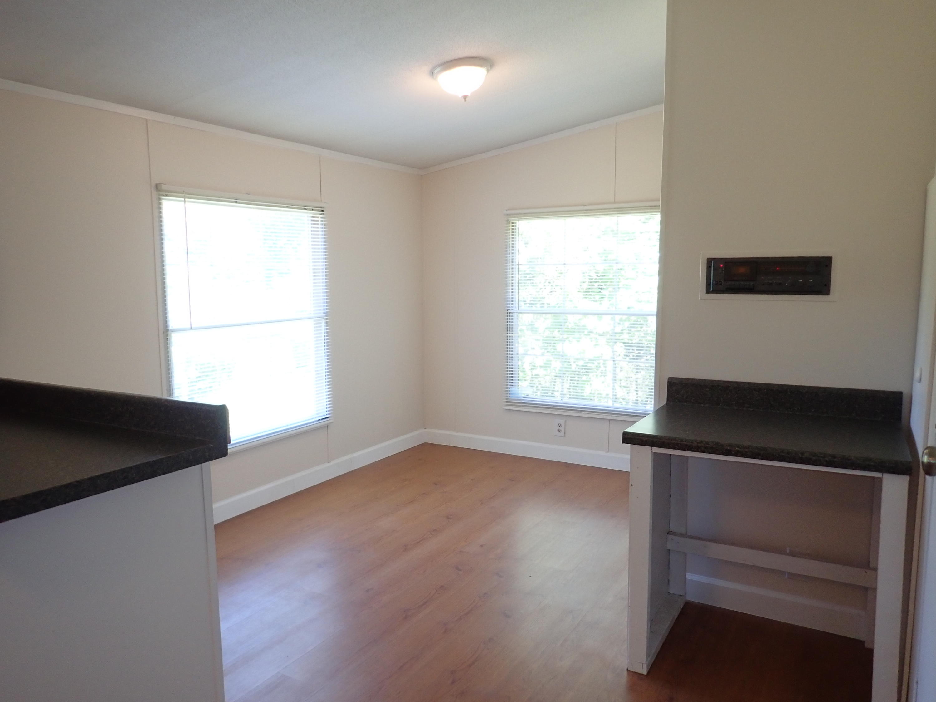 139 Leach Road Johnson City, TN 37601 - Photo 8 of 15 P9190981