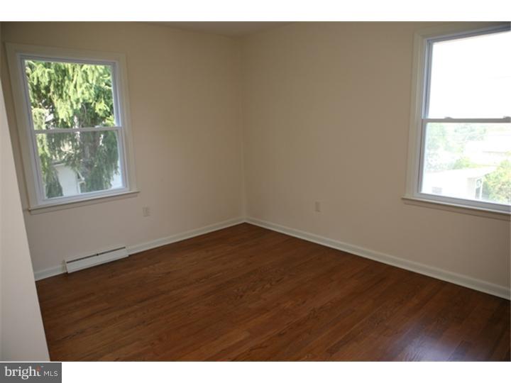 911 Philadelphia Avenue Shillington, PA 19607 - Photo 13 of 20 Gallery Image 13