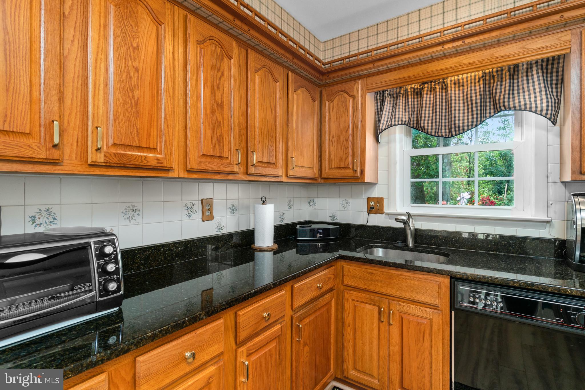 4232 Hermitage Drive Ellicott City, MD 21042 - Photo 25 of 42 Pretty granite countertops