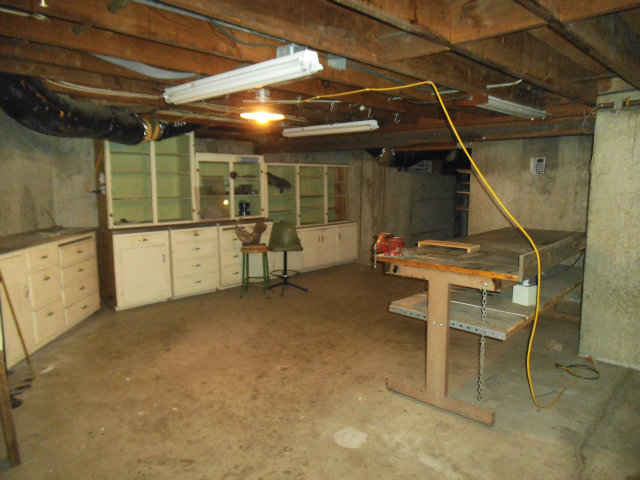 10790 Ridgeview Way San Jose, CA 95127 - Photo 17 of 25 a view of an empty room with a chair